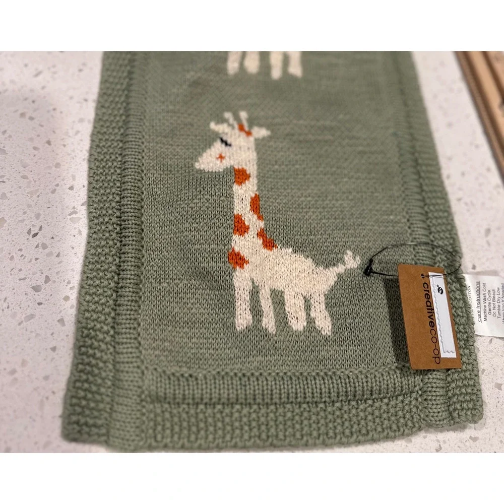 Creative Co-Op Giraffe Cotton Knit Burp Cloth Sage Green DF0773A NWT